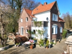 Hausansicht Seite - Einfamilienhaus mit Charakter – Wo Geschichte auf Wohnkomfort trifft