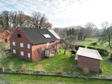 Großes Mehrgenerationenhaus mit weitläufigem Grundstück im Grünen, 32469 Petershagen, Einfamilienhaus