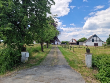 Resthof mit Stall und Weidefläche – Viel Platz auf eigenen Pferdehof, 32312 Minden-Lübbecke, Zweifamilienhaus