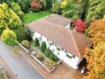 Familienfreundliches Einfamilienhaus mit Wintergarten, Kamin und großem Garten, 49201 Dissen am Teutoburger Wald, Einfamilienhaus