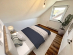 Schlafzimmer - Modern trifft grün – renoviertes Einfamilienhaus mit Traumgarten!