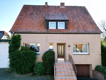 Selten am Markt: Großes Einfamilienhaus mit Innenhof & XXL-Grundstück, 49326 Melle, Einfamilienhaus