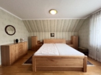 Schlafzimmer - Aufgepasst! Liebevoll gepflegtes Haus mit Gartenidylle und Wintergarten