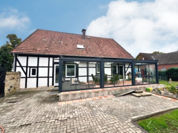 Charmantes Wohnensemble mit großzügigem Grundstück, 49525 Lengerich, Einfamilienhaus