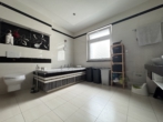 Badezimmer - Gepflegte, moderne Immobilie mit Garten und Ausbaupotenzial