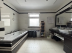 Badezimmer - Gepflegte, moderne Immobilie mit Garten und Ausbaupotenzial