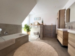 Badezimmer - Grünes Wohnen für Familien – energieeffizient und kinderfreundlich