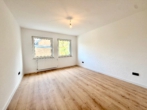 Schlafzimmer - Einziehen & Wohlfühlen – Modernisierte 3-Zimmer-Wohnung mit Terrasse