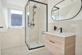 Badezimmer - Moderner 3-Zimmer-Wohntraum in zentraler Lage !