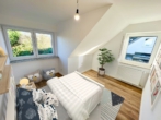 Schlafzimmer - Modern trifft grün – renoviertes Einfamilienhaus mit Traumgarten!