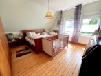 Schlaf OG - Selten! Traumhaus in Hanglage mit Kaminofen