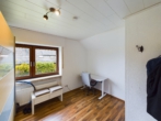 Kinderzimmer - Die Alternative zum Haus! 4-Zi.-Eigentumswohnung mit Balkon und ausgebautem DG