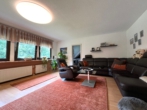 Wohnzimmer DG - Großzügiges Zweifamilienhaus mit idyllischem Gartenparadies