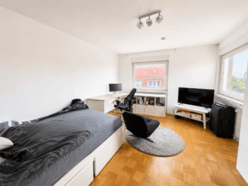 Freie 3-Zimmer-Eigentumswohnung mit Balkon, Garage und Aufzug, 49084 Osnabrück, Etagenwohnung