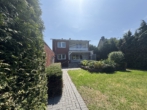 Außenansicht hinten mit Garten - Freigestellt und renoviert in Top-Lage von Rheine!