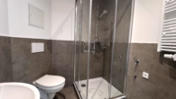 Duschbad - Schnell: Letzte renovierte Wohnung: Helle Räume, neue Fenster, neue Böden