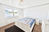 Schlafzimmer EG - Zwei Etagen voller Wohnkomfort – ideal für Familien oder Mehrgenerationenwohnen