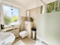 Badezimmer EG links