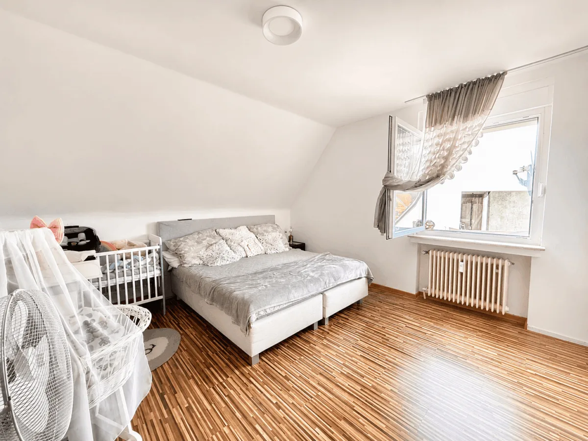Schlafzimmer DG rechts