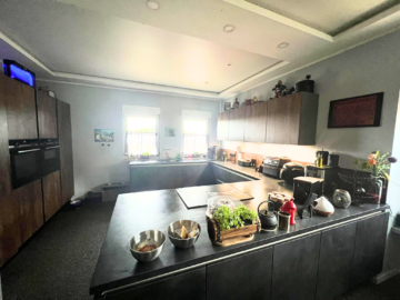 Charmantes Wohnensemble mit großzügigem Grundstück, 49525 Lengerich, Einfamilienhaus