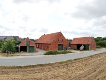 Resthof im Dornröschenschlaf – Ländliche Ruhe trifft auf verborgenes Potenzial, 49186 Bad Iburg, Bauernhaus