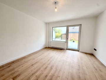 Einziehen oder investieren: Hochwertige EG-Wohnung mit Terrasse, 49176 Hilter, Erdgeschosswohnung