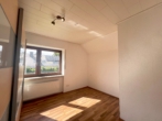 Ankleidezimmer/Kinderzimmer - Freigestellt: Wohnung mit Platz für Familie, Homeoffice & Leben