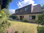 Hausansicht - Freigestellt: Wohnung mit Platz für Familie, Homeoffice & Leben