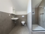 Badezimmer OG - Freigestellt mit großem Garten!