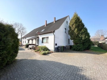 Zweifamilienhaus mit 190m² Wohnung und 150m² Wohnung in Gesmold kaufen, 49326 Melle, Zweifamilienhaus