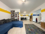 Wohnzimmer - Barrierearmes Wohnen mit modernem Flair