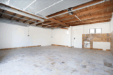 Garage - Lichtdurchflutete Wohnung mit Einfamilienhaus-Charme und Garten