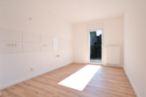Küche - Lichtdurchflutete Wohnung mit Einfamilienhaus-Charme und Garten